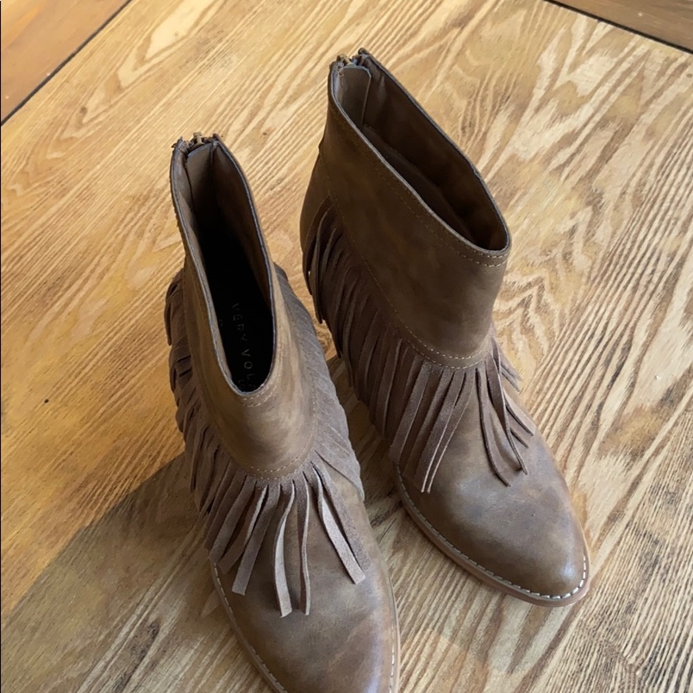 Fringe heeled boots